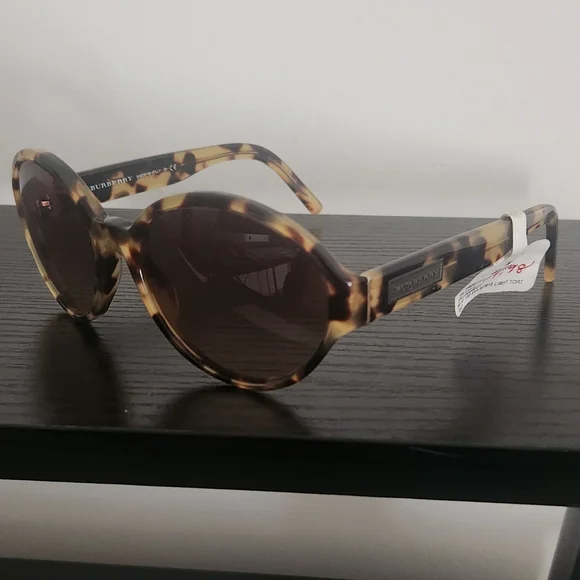 Burberry Tortoise Shell Sunglasses For Wmns Brand New / NO CASE Burberry Sunglasses Womens Brown Tortoise Shell w/ Stella  main image 3